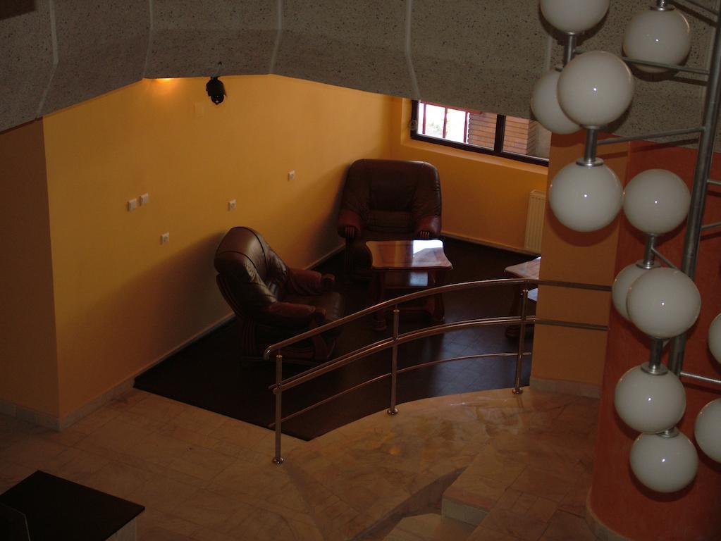 Hôtel Oltenia à Băile Govora Extérieur photo