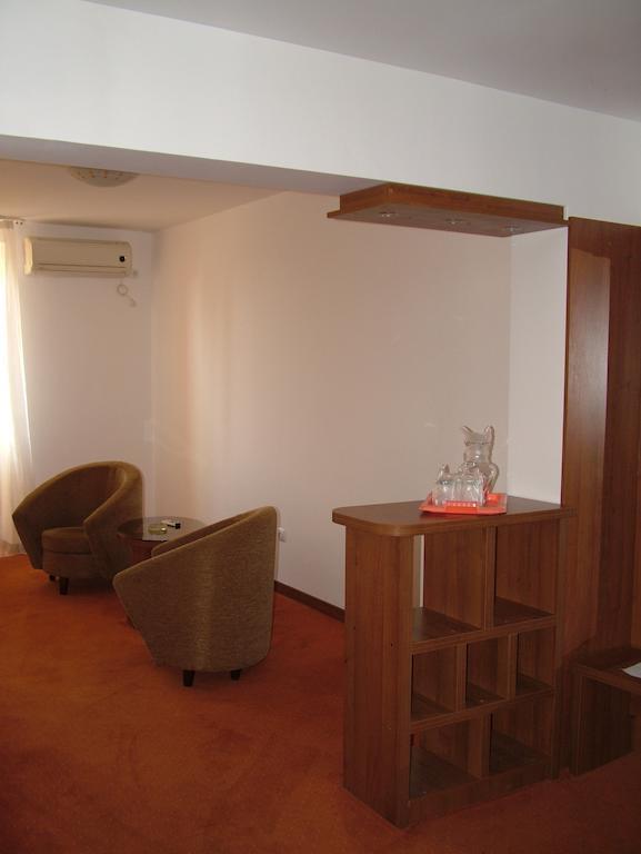 Hôtel Oltenia à Băile Govora Extérieur photo